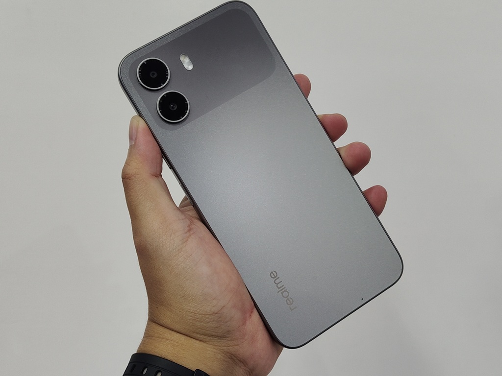 Review Realme P4 Lite, HP Baterai 7000 mAh Harga Kurang dari Rp 2 Jutaan Wajib Kamu Coba!