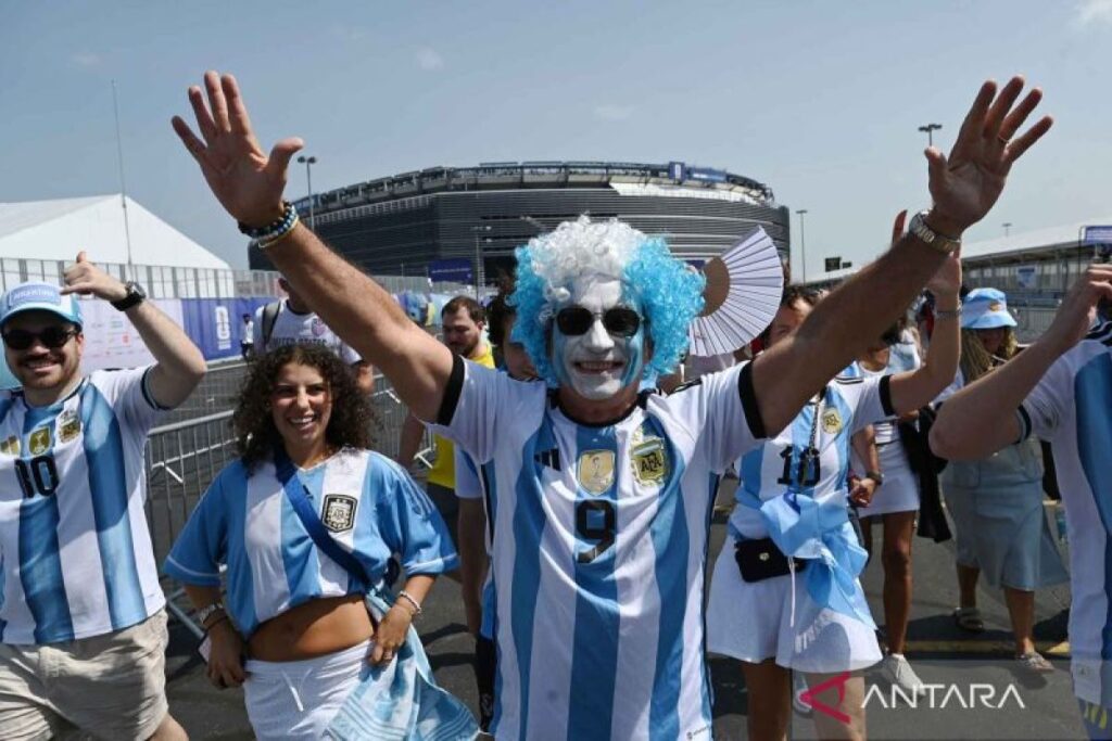 Rooney dan Hart menyoroti kekalahan Argentina dari Spanyol