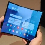 Samsung dikabarkan sedang menyiapkan ponsel lipat baru dengan layar 10 inci sekitar tahun 2027