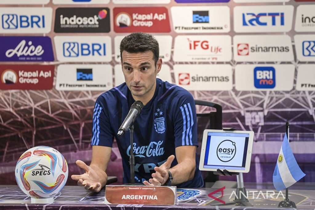 Scaloni menganggap laga semifinal Inggris-Argentina hanya sekedar laga sepak bola