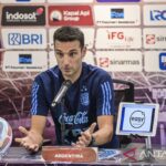 Scaloni menganggap laga semifinal Inggris-Argentina hanya sekedar laga sepak bola