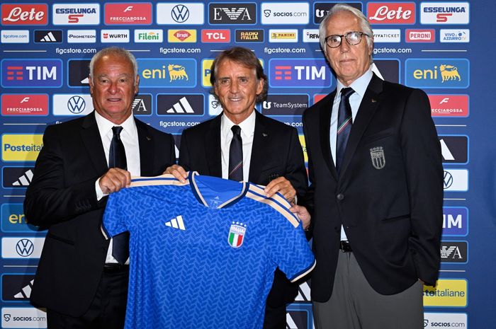 Setelah 1081 hari, Roberto Mancini kembali ke timnas Italia dan meminta maaf