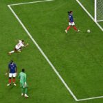 Spanyol lolos ke final setelah mengalahkan Prancis 2-0