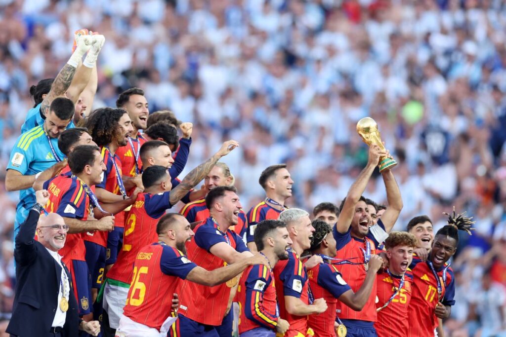 Spanyol memang pantas menjadi juara dunia