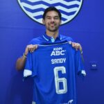 Terinspirasi istrinya, Sandy Walsh memilih nomor 6 di Persip Bandung