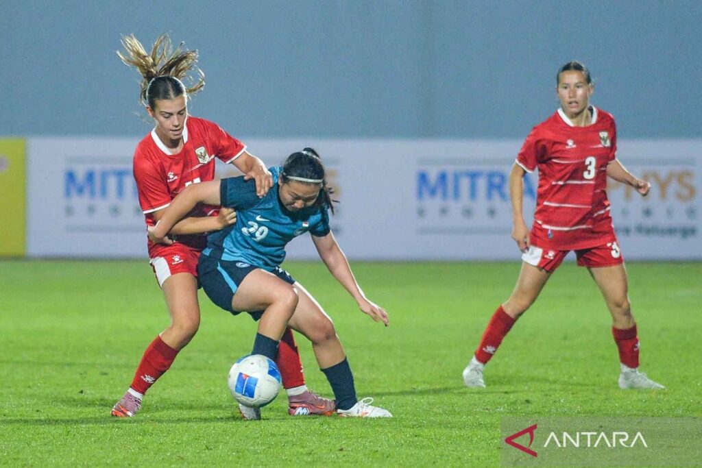 Timnas putri Indonesia bermain imbang dengan Kamboja 1-1