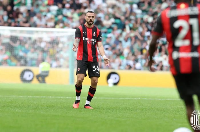 Uji coba tersebut membuat Milan gelisah, dan Mario menggila sebelum pertandingan usai