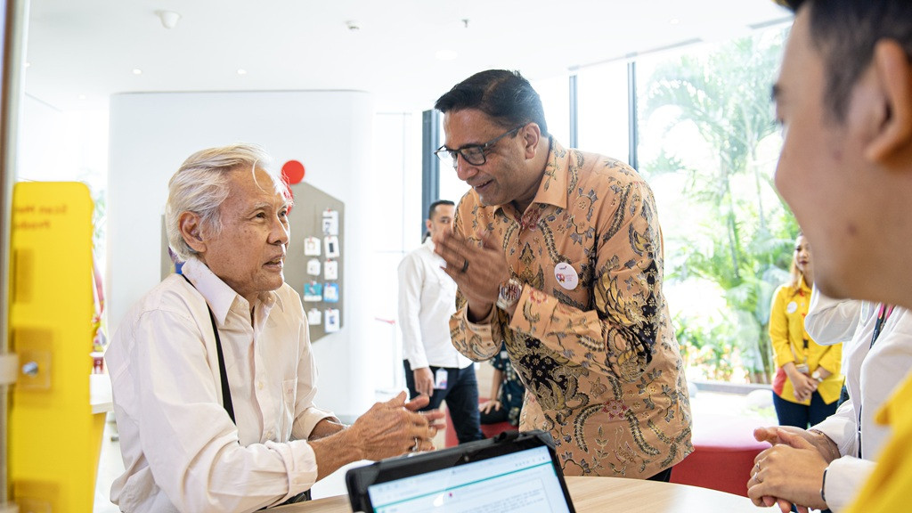Vikram Sinha memperpanjang masa jabatan CEO Indosat hingga tahun 2031, dan fokus mempercepat transformasi kecerdasan buatan