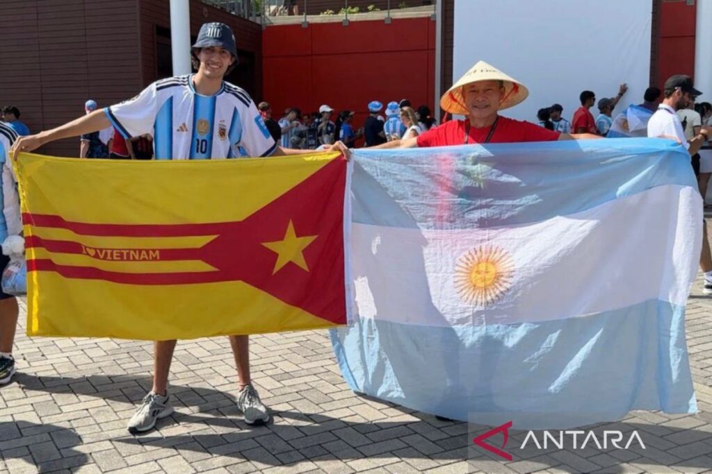 Warga dari luar Argentina mendukung Messi di Atlanta
