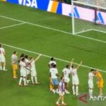 "Wonderwall" dan "Hey Jude" mengiringi perjalanan Inggris ke babak semifinal