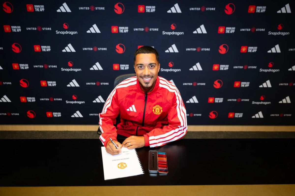 Youri Tielemans menandatangani kontrak dengan Manchester United