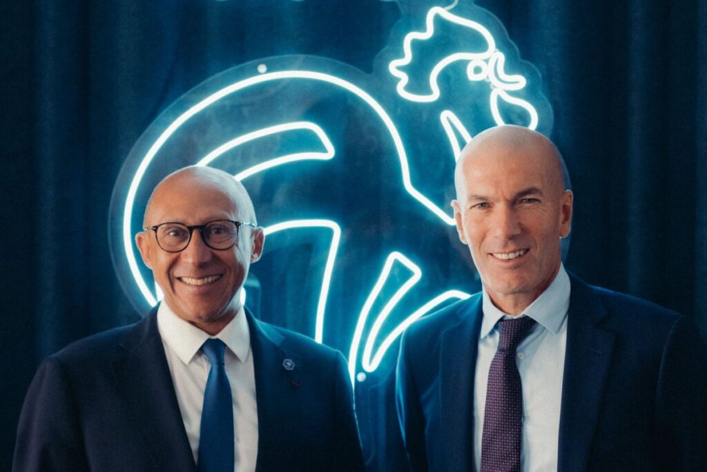 Zinedine Zidane telah resmi diumumkan ditunjuk sebagai pelatih baru timnas Prancis